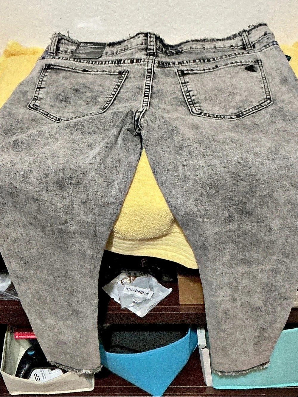VIP Jeans Sculpting Stretch Acid Wash Raw Hem Jeans Skinny Jeans Waist 31